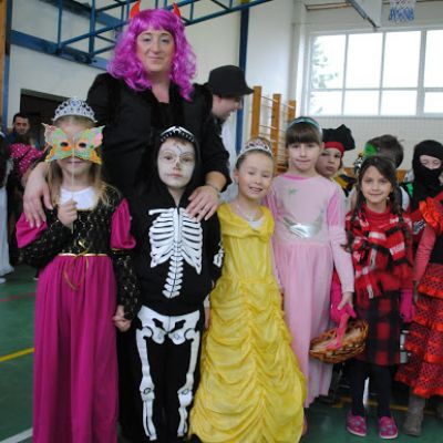 Karneval a pohovávanie basy v ZŠ  Obrázok 13