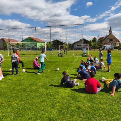 Oslavy 1. mája na futbalovom ihrisku  Obrázok 5