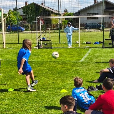 Oslavy 1. mája na futbalovom ihrisku  Obrázok 23