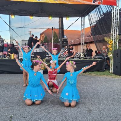 OSLAVY LETNÉHO SLNOVRATU  Obrázok 44