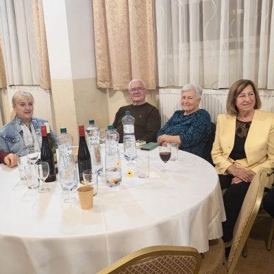 Posedenie pre dôchodcov  Obrázok 28