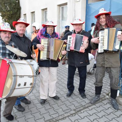 Sprievod masiek a pochovávanie basy 2016  Obrázok 18