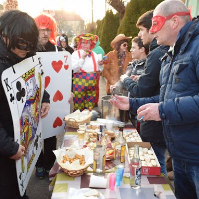 Sprievod masiek a pochovávanie basy 2016  Obrázok 46