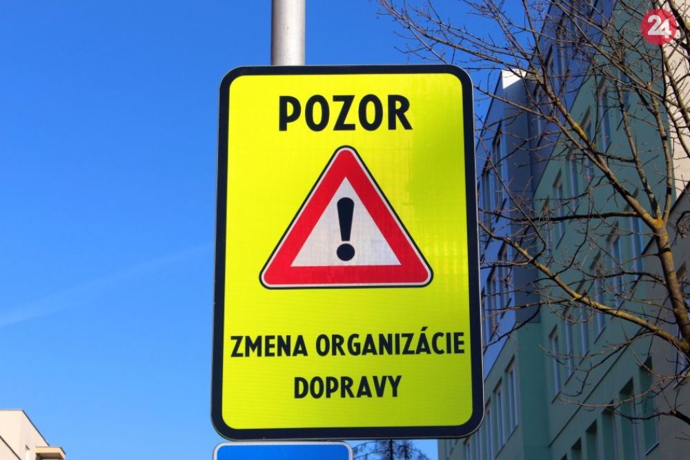 Upozornenie: Dočasná zmena dopravného značenia na ulici Hlavná ( pri protipovodňovom múriku) a Rybárska od 25.5.2026 - 30.9. 2026